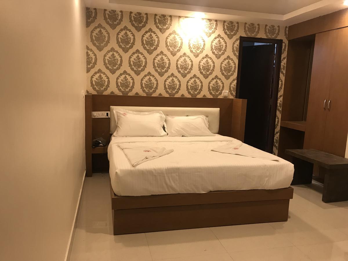 Hotel Grand Suites บังกาลอร์ ภายนอก รูปภาพ